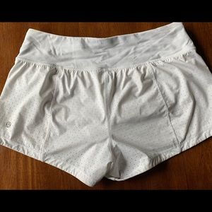 Lululemon Shorts 2.5”